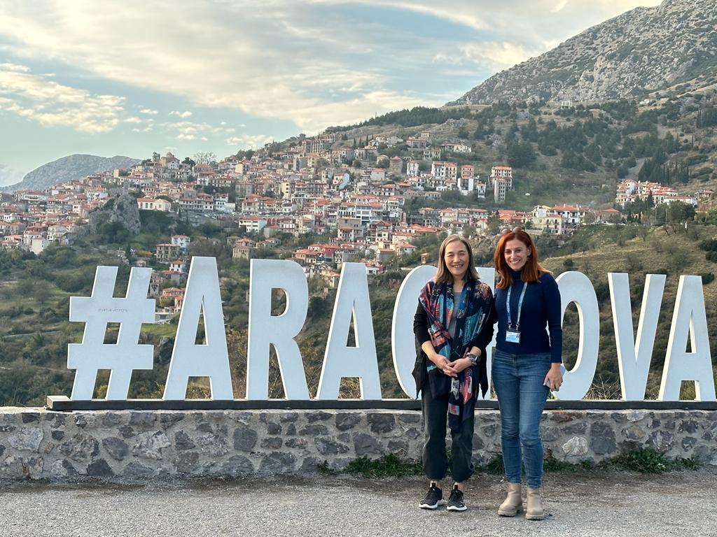 en el pueblo de  Arajova cerca de  Delfos